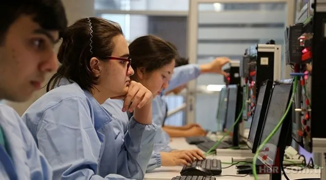 MEB SON DAKİKA HABERİ! 2020-2021 Okullar 2 Kasım'da açılıyor mu? 6,7 ve 10,11. sınıflara okullar ne zaman açılacak? Yüz yüze... 14