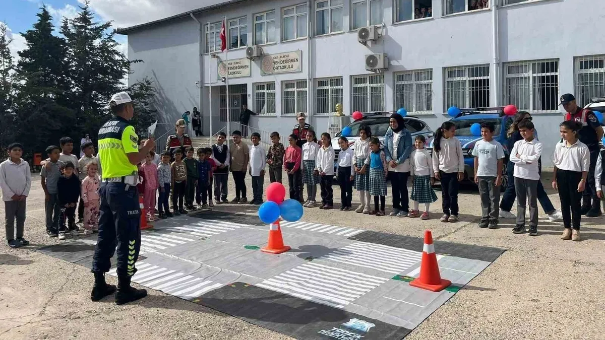 Kilis'te öğrencilere trafik eğitimi verildi