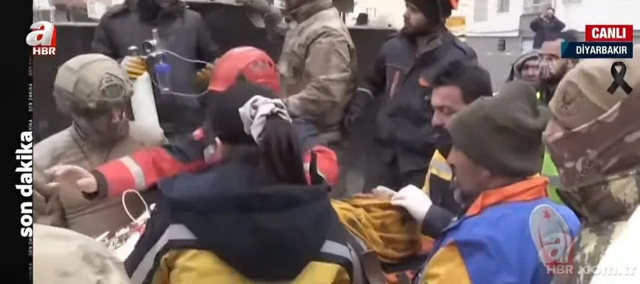 Deprem bölgesinden yürek yakan kareler! Gözyaşları sel oldu 14