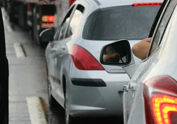 Son dakika: 3 farklı kaza TEM'i kilitledi!