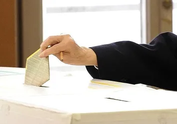 İtalya’da yerel seçimler için halk sandık başında