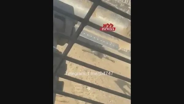 1699738470733.jpeg Bunlar insan değil! Katil İsrail ordusuna ait Buldozer Filistinli sivilin üstünden geçti - 6