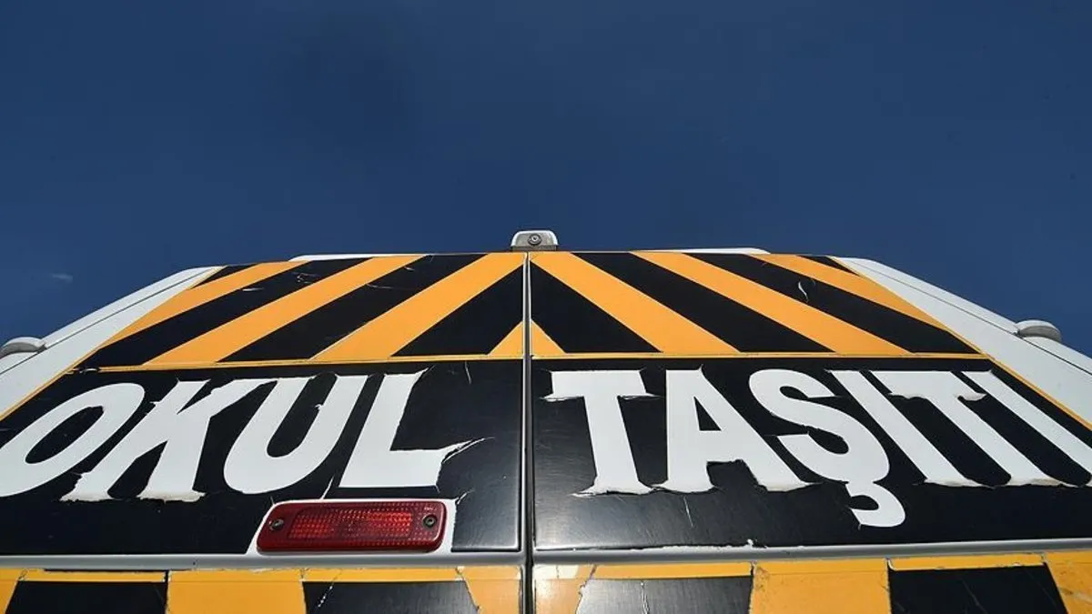 Okul servis ücretleri zamlı tarife belli oldu mu? Veliler dikkat, sistem resmen değişti: İşte okul servislerinde yeni fiyat düzenlemesi