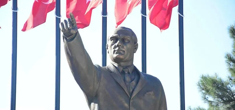 Atatürk'e benzemeyen heykel yenilendi