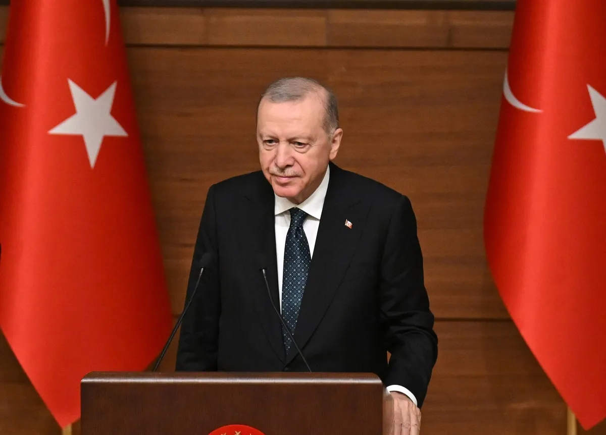baskan-erdogandan-turkiyeye-yonelik-oyunlara-karsi-net-mesaj-boyun-egmek-yok-1792412566143.jpeg Başkan Erdoğan'dan Türkiye'ye yönelik oyunlara karşı net mesaj: "Boyun eğmek yok" - 1