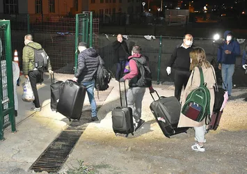 İngiltere'den gelen 61 kişi Kırıkkale'de yurda yerleştirildi