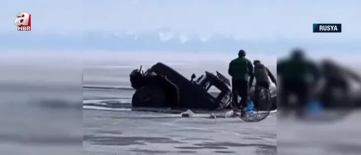 Saniyeler içinde olanlar oldu! Buz kırıldı İnşaat malzemesi dolu kamyon suya gömüldü