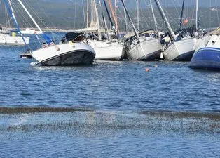 Son dakika: İzmir'de korkutan görüntü! Deniz suları çekildi...