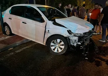 Hatalı 'U' dönüşü kaza getirdi: 2 yaralı