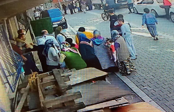 Esenyurt’ta tekme tokat birbirine girdiler: Sizi doğrarım - 2