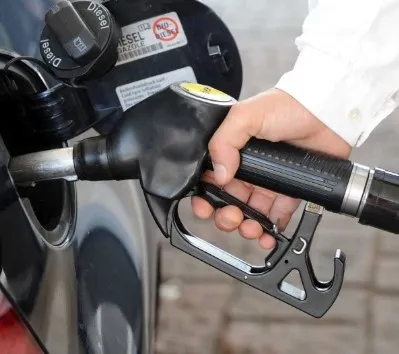 yunanistanin-akdenizde-gizli-rus-petrolu-operasyonu-goruntulendi-1662554904315.jpg Yunanistan’dan Akdeniz'de gizli Rus petrolü operasyonu - 5