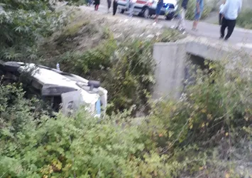 Kahramanmaraş Andırın'da yolcu minibüsü şarampole yuvarlandı!