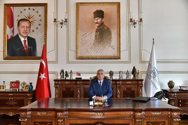 Aziz Yıldırım kimdir, nereli? Yeni Trabzon Valisi Aziz Yıldırım hangi görevlerde bulundu?