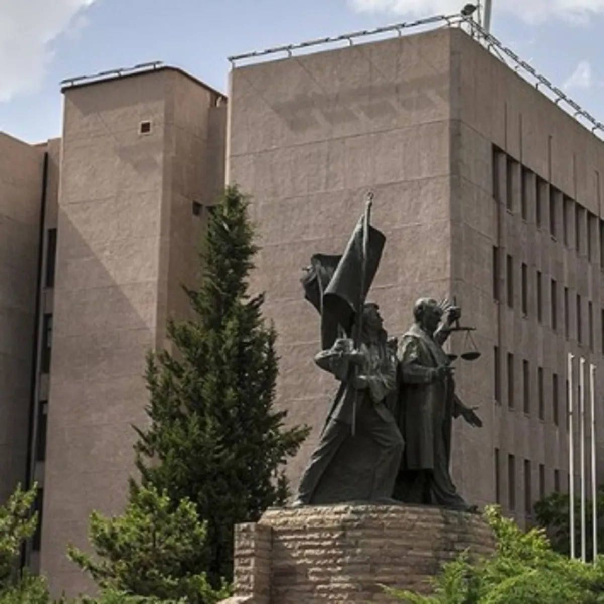 Askeri yük ve yolcu taşıma ihalelerine fesat karıştırma soruşturmasında kamu davası