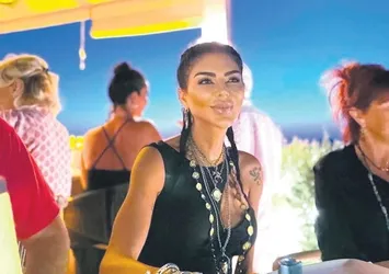 Süreyya Yalçın'dan 3 milyonluk şov! Üzerinde servet taşıdı