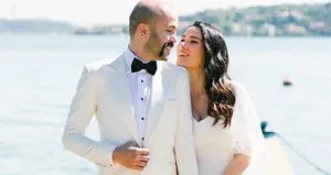 Sarp Akkaya baba oldu! Bebeğin ismi...