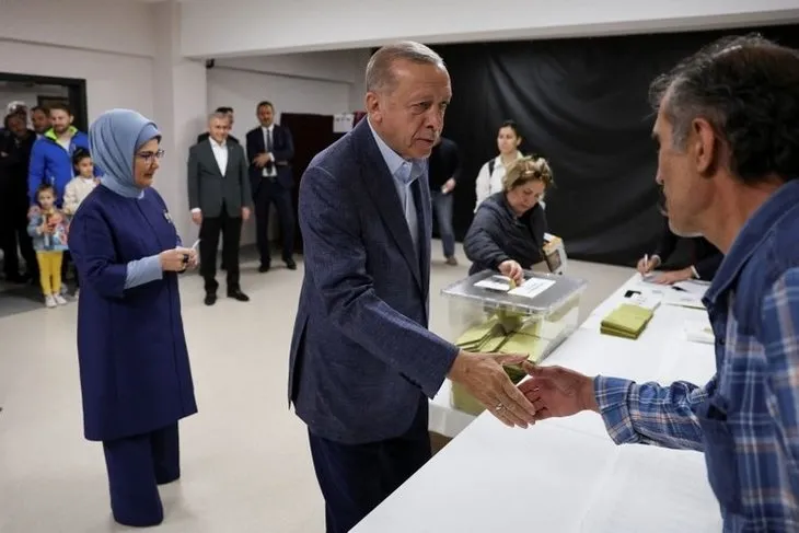 Başkan Erdoğan’ı arkasında gören seçmen şaşırdı! Gülümseten anlar