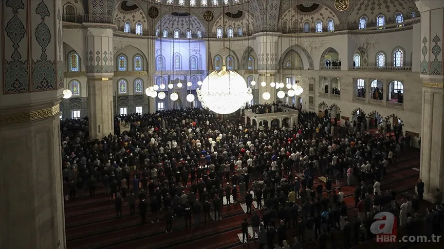 BAYRAM NAMAZI KILINIŞI | Bayram namazı kaç rekat, nasıl kılınır? Hangi dualar okunur? 6