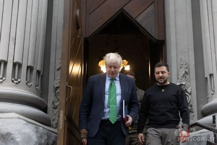 Ukrayna Devlet Başkanı Zelenskiy eski İngiltere Başbakanı Johnson’u Kiev’de ağırladı