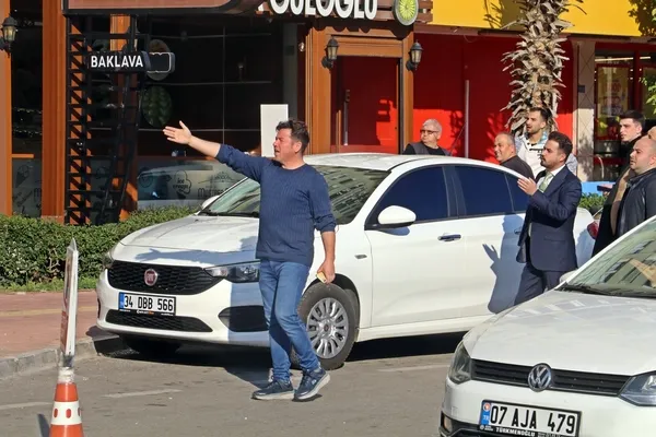 antalyada-sezer-nine-alarmi-herkes-diken-ustunde-izledi-1674202361937.jpg Antalya’da "Sezer nine" alarmı verildi! Herkes ağzı açık izledi - 5