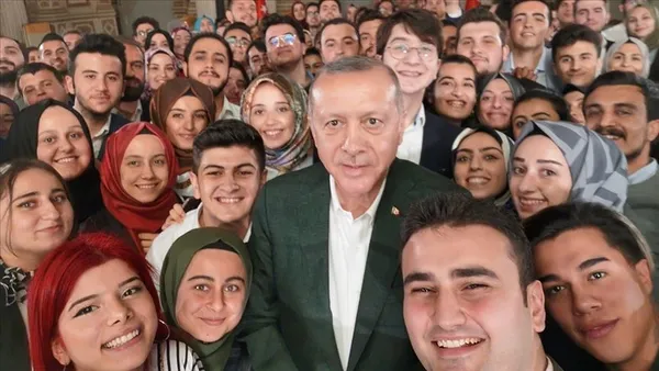 baskan-recep-tayyip-erdogandan-son-dakika-19-mayis-aciklamasi-inaniyorum-ki-genclerimiz-devraldiklari-bayragi-ileri-tasiyacak-1621359793228.jpg Başkan Recep Tayyip Erdoğan'dan son dakika 19 Mayıs açıklaması! "İnanıyorum ki gençlerimiz devraldıkları bayrağı ileri taşıyacak" - 1