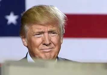 Trump'ın mitinginde FETÖ protestosu