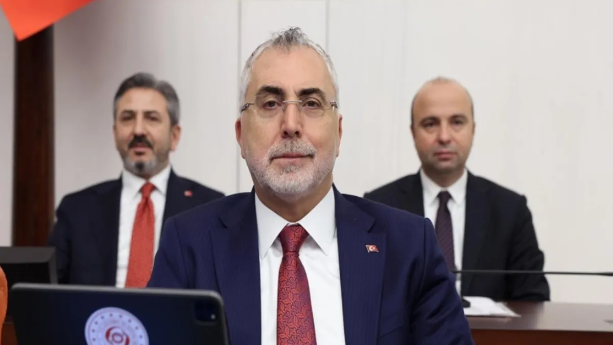 Bakan Işıkhan'dan asgari ücret mesajı: Çalışanlarımızı enflasyona ezdirmeyeceğiz