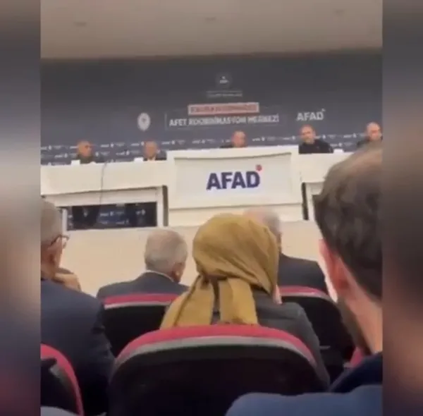 Başkan Erdoğan Hatay’daki deprem sırasında afet koordinasyon merkezindeydi