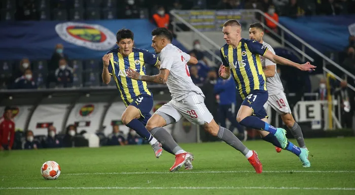 Fenerbahçe son dakikada yıkıldı! Olympiakos 1-0 Fenerbahçe UEFA Avrupa Ligi maç sonucu - ÖZET - 13