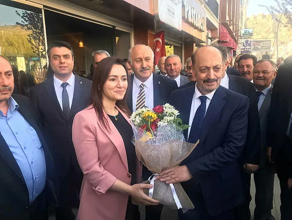 Çalışma ve Sosyal Güvenlik Bakanı Vedat Bilgin Gümüşhane Bayburt Havaalanı müjdesi! Başkan Erdoğan'dan söz aldık - 1