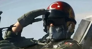 Türk F-16 uçakları Polonya semalarında uçtu