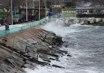 Marmara'da deniz ulaşımına poyraz engeli