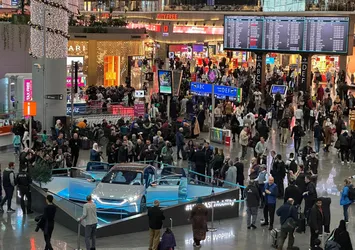 TOGG İstanbul Havalimanı'nda! Vatandaş büyük ilgi gösterdi