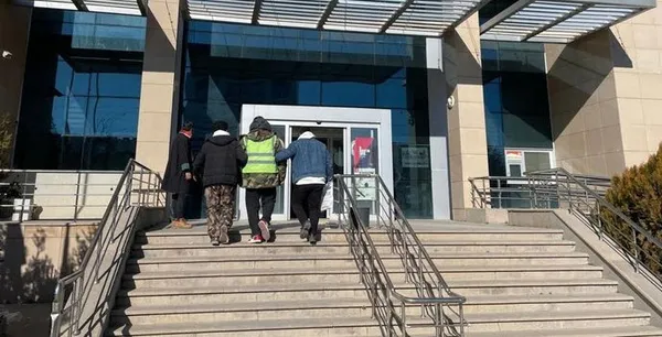 Afganlar deprem bölgesinde kol kesip altınları çalıyor diyen Masterchef’in eski yarışmacısı Uğur Kardaş tutuklandı