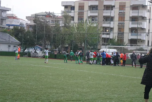 Maç sırasında fenalaşan veteran kaleci hayatını kaybetti - 1