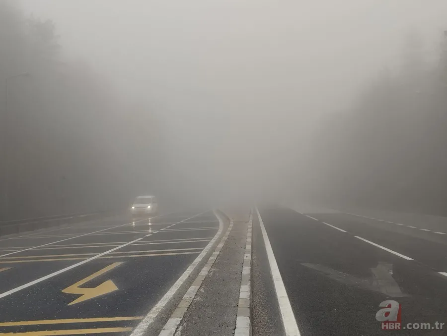 Bolu Dağı geçişinde yoğun sis: Görüş mesafesi 30 metreye düştü 1