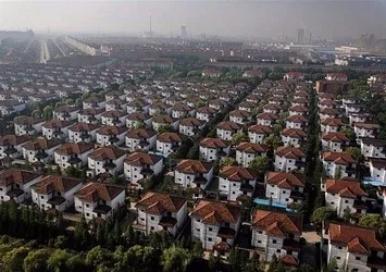 Bu köyde herkes villada oturuyor