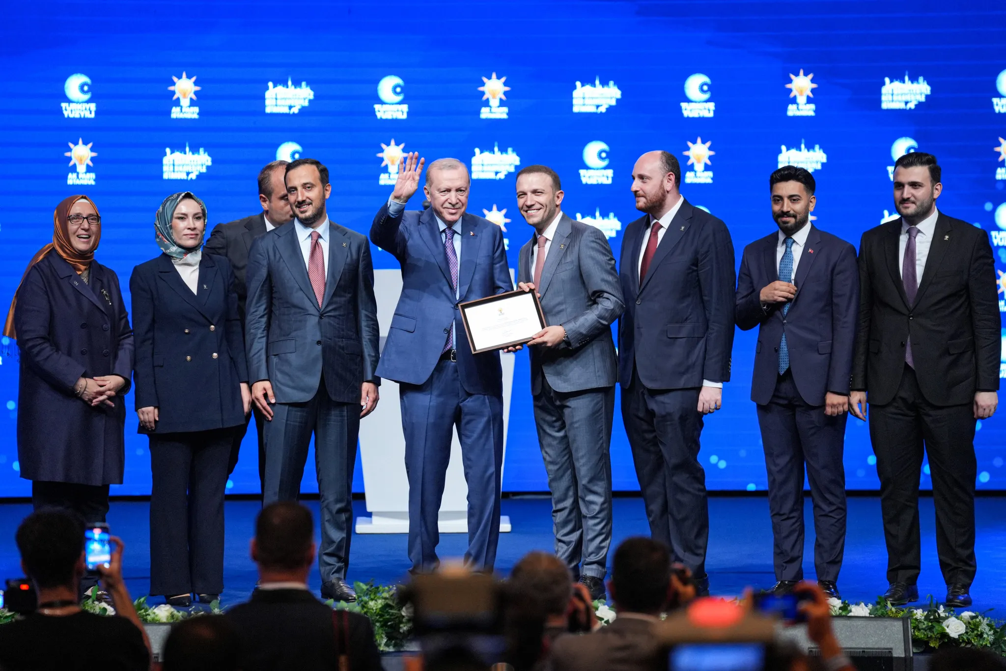Rozetleri Başkan Erdoğan taktı: Belediye sayısı 90'a ulaştı: