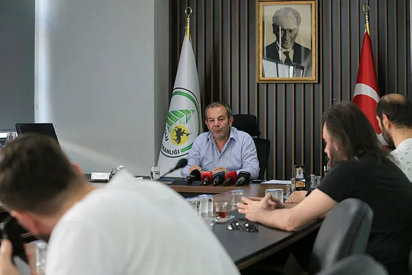 1688312253752.jpg Bolu Belediye Başkanı Tanju Özcan'dan bomba itiraf: Kılıçdaroğlu'nun çevresinden siyasi rüşvet teklifi geldi - 5