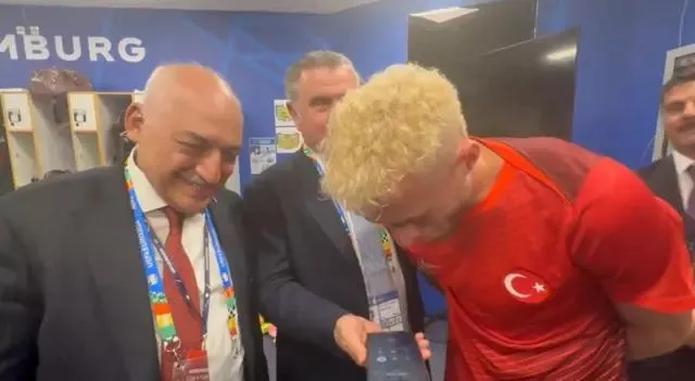 Bekle bizi Avusturya! Millilerimiz Çekya’yı devirdi!! Hakan ve Tosun Paşa sahnede...