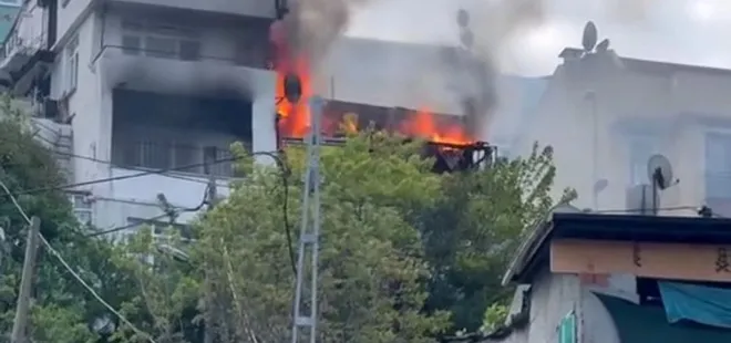 Ortaköy'de ahşap bina alevlere teslim oldu