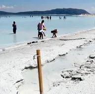 Salda Gölünde istenmeyen manzara: Derin çukurlar oluştu! Güvenlik teyakkuza geçti