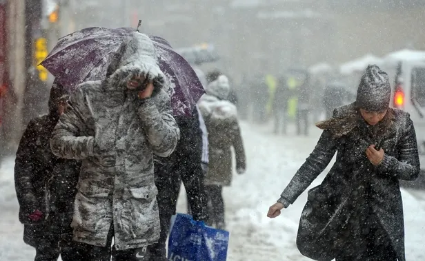 İstanbul kar yağışı son dakika! İstanbul’a ne zaman kar yağacak? Meteoroloji ve AKOM son açıklamalar...