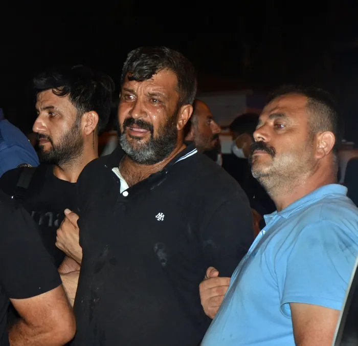 Bir babanın yıkıldığı an! Derede bulunan Ecrin'in cenazesini gözyaşlarıyla teslim aldı - 3