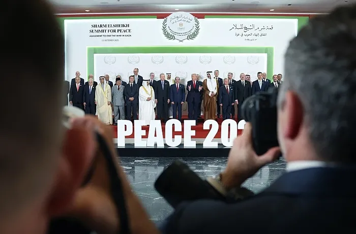 baskan-erdogandan-misirdaki-gazze-zirvesi-sonrasi-flas-mesajlar-1760429708090.jpeg Başkan Erdoğan, Gazze'de bulunacak görev gücü ile ilgili değerlendirmelerin sürdüğünü ifade etti. (A Haber arşiv)