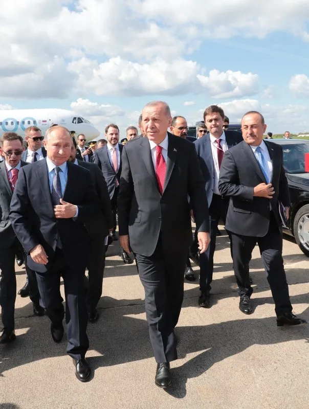 Başkan Erdoğan ve Putin SU-57'nin başında incelemelerde bulundu