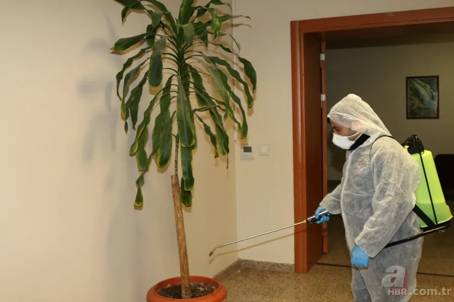 CHP'li İBB Başkanı Ekrem İmamoğlu koronavirüs ile mücadelede sınıfta kaldı! İSKİ’yi bile dezenfekte etmeye fırsat bulamadı 20