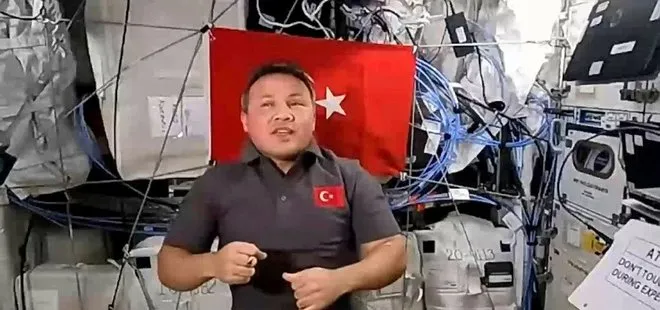 Uzaydaki ilk Türk Alper Gezeravcı gazetecilerin sorularını yanıtladı! En çok hangi yemeği özledi? Hayatında neler değişti?