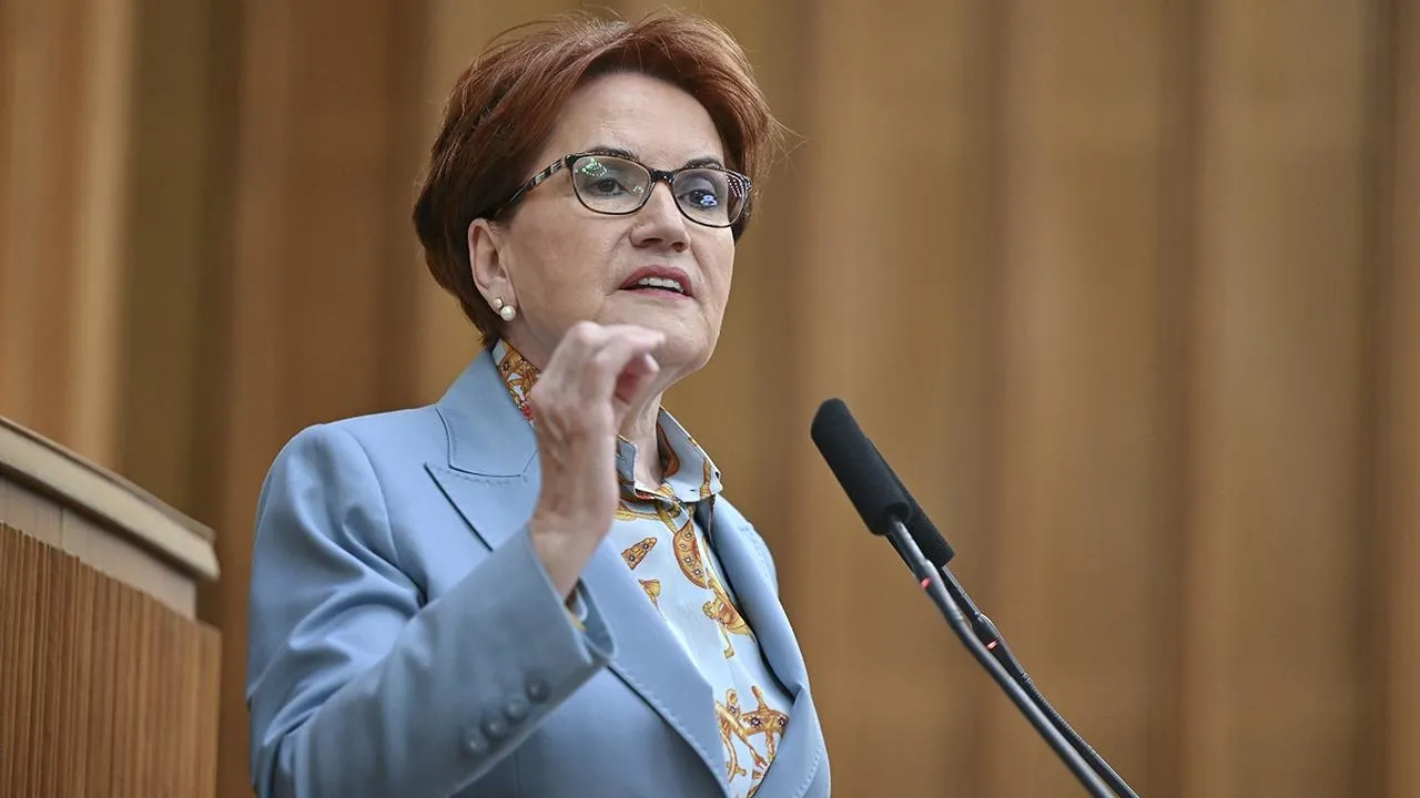 Akşener İmamoğlu’nu rezil belediyeciliğinden vurdu! İyi gün dostu CHP fondaşlarından Akşener'e 'arşiv'li operasyon
