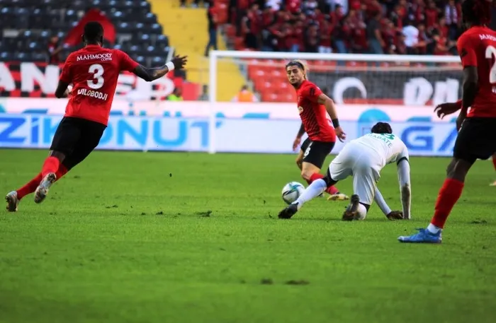 Son dakika: Gaziantep FK 1-1 Giresunspor | MAÇ SONUCU ÖZET - Süper Lig 10. hafta - 5